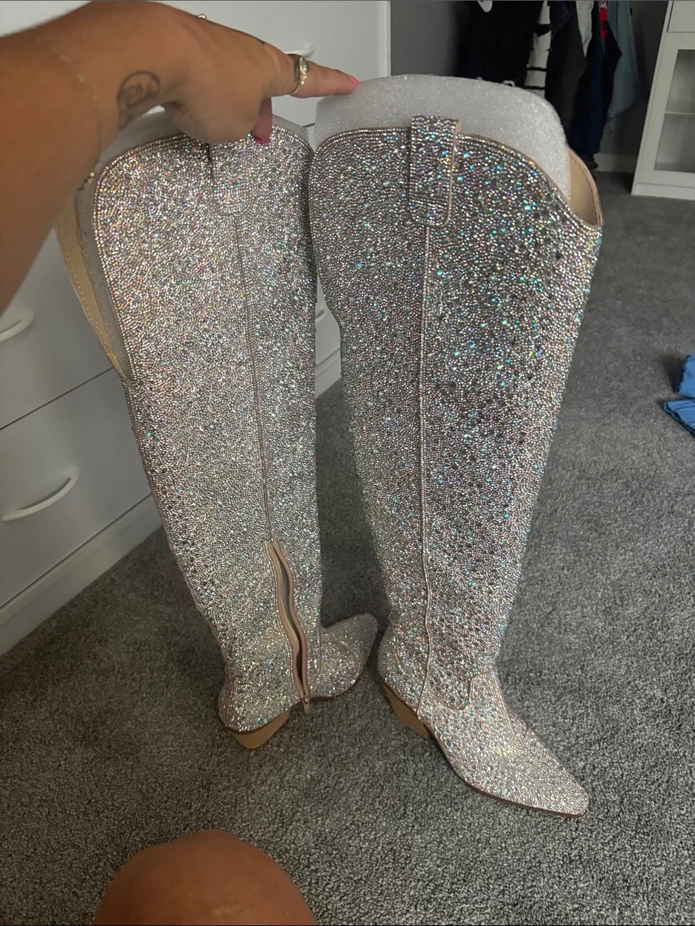250$ size 7